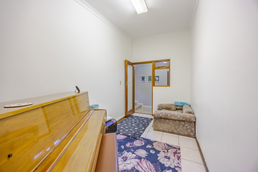3 Bedroom Property for Sale in Lakeside Western Cape
